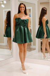 Misshow A-Line Dark Green Strapless Short Homecoming Dress/Mini Dress with Bow